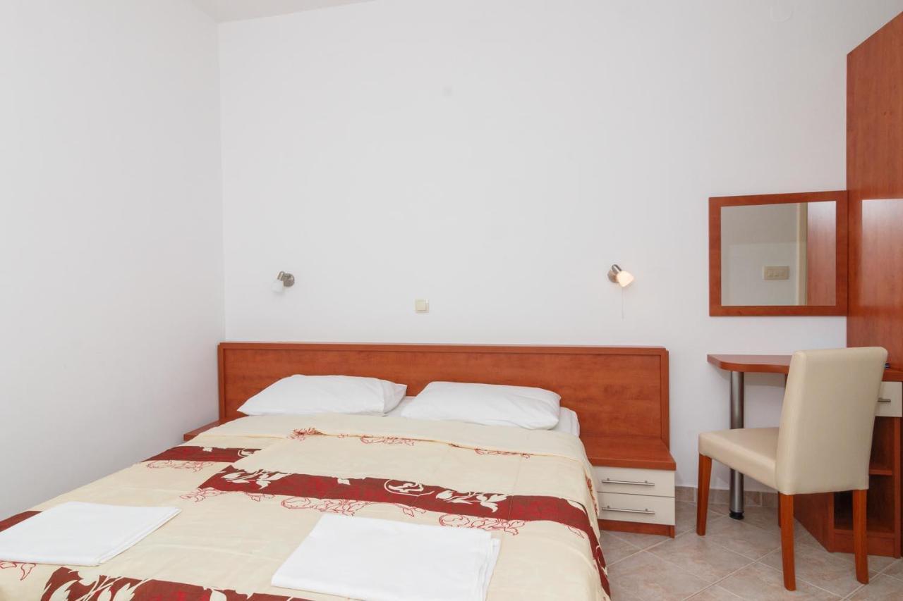 Apartments & Rooms Konoba Tomic Gornji Humac Exterior foto